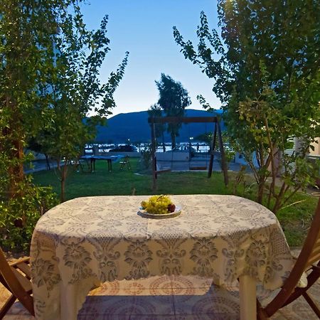 Villa Elli 2 Beach-Front Villa With Garden Itea Bagian luar foto