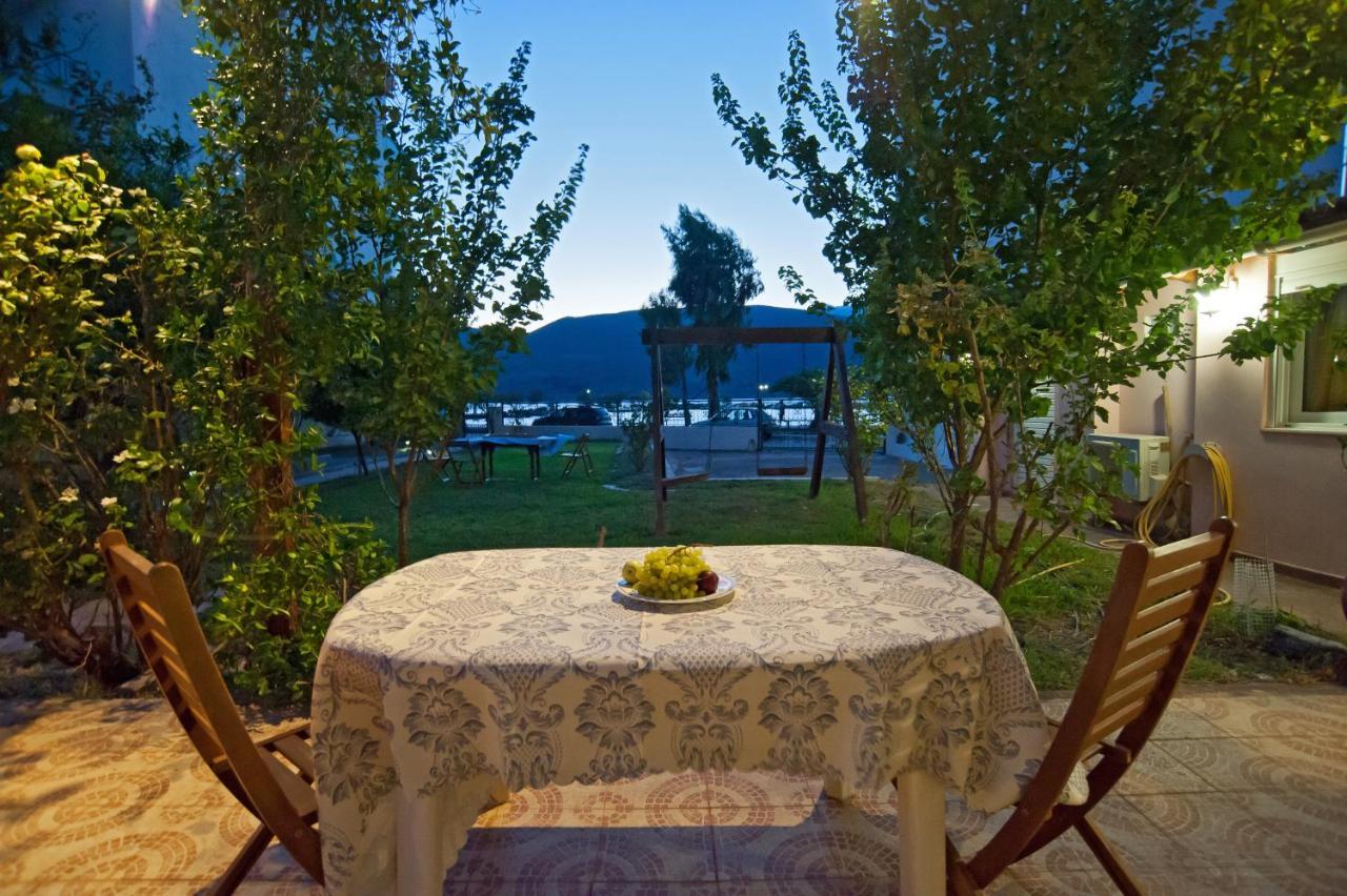 Villa Elli 2 Beach-Front Villa With Garden Itea Bagian luar foto
