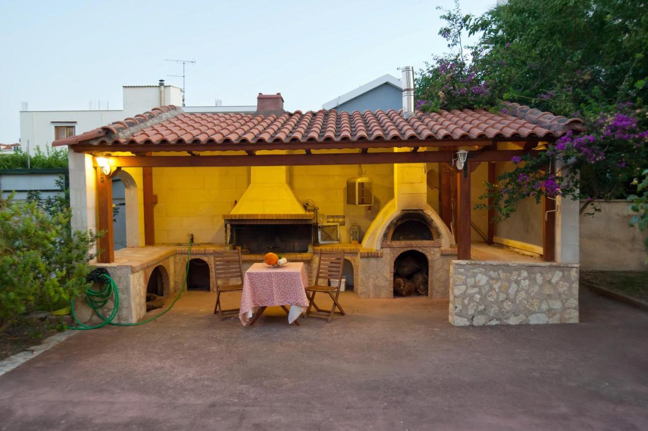 Villa Elli 2 Beach-Front Villa With Garden Itea Bagian luar foto